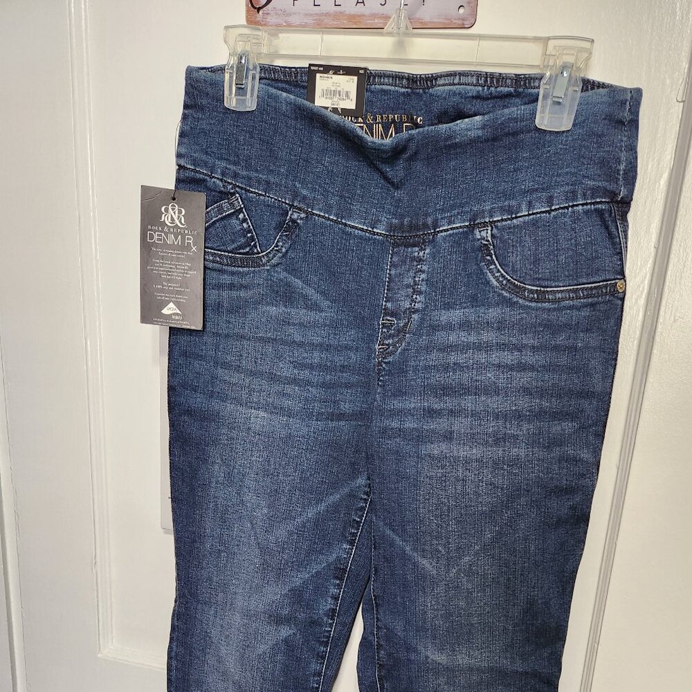 Rock & Republic pull on straight jeans